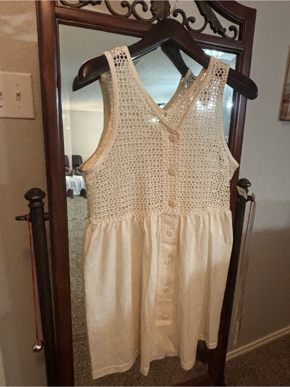 Ivory Crochet Beach/Pool Knee Length V-Neck Sleeveless Button Front M